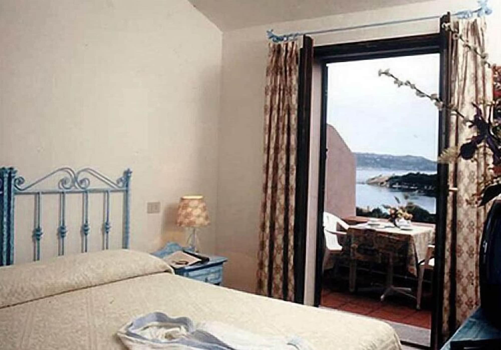 Godo Beach Hotel Baja Sardinia Exterior foto