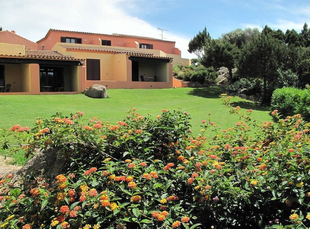 Godo Beach Hotel Baja Sardinia Exterior foto
