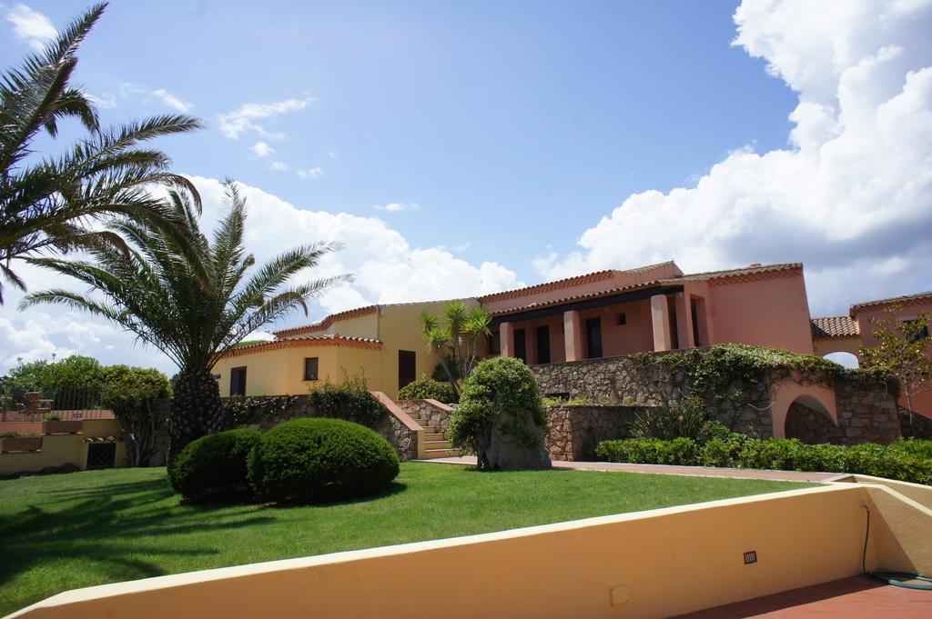 Godo Beach Hotel Baja Sardinia Exterior foto